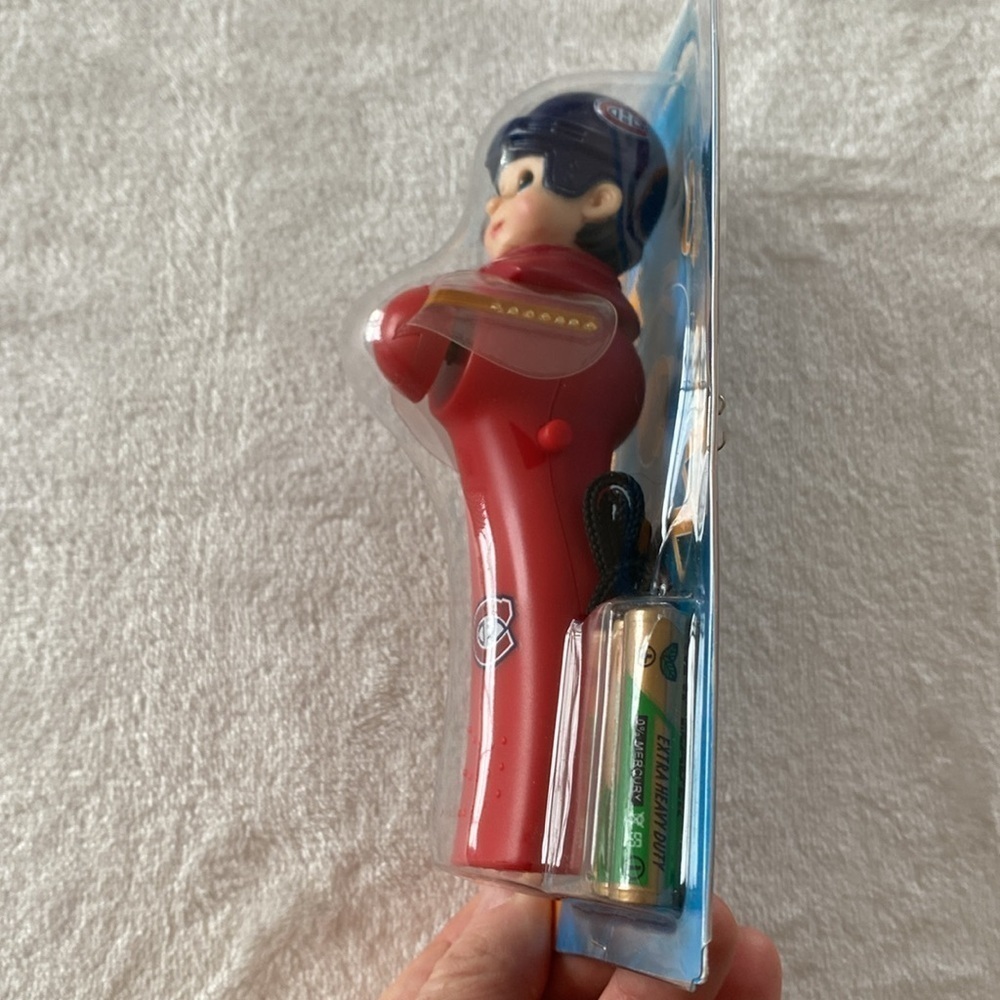 Vintage Montreal Canadians Light-Up Handheld Battery Operated Fan. New in Box - Picture 4 of 7